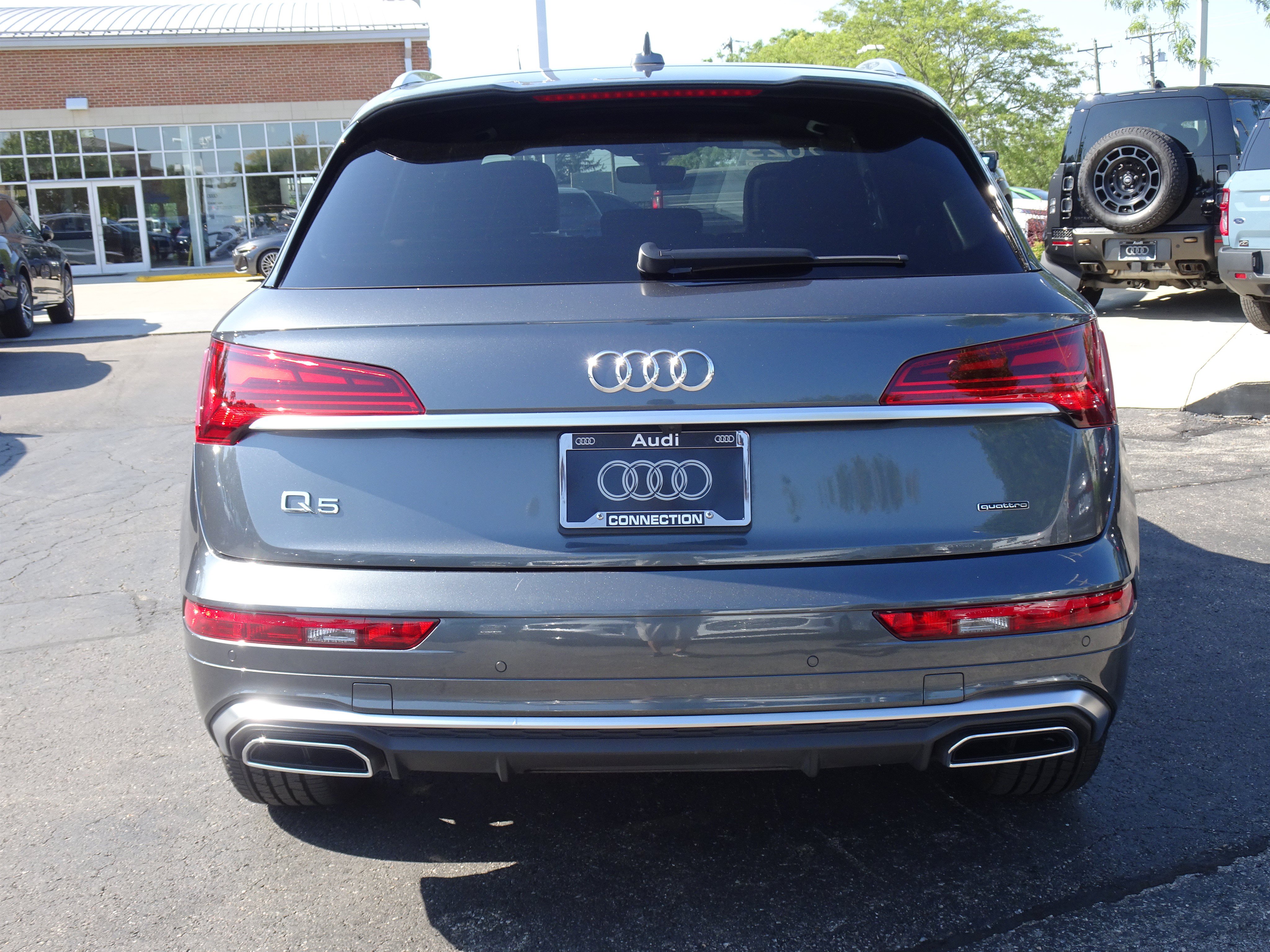 Certified 2023 Audi Q5 2.0T Premium w/ Convenience Package AWD/4WD image 4