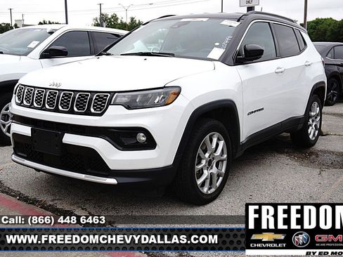 Used 2025 Jeep Compass Limited AWD/4WD image 3