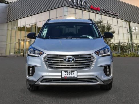 Used 2017 Hyundai Santa Fe SE image 6