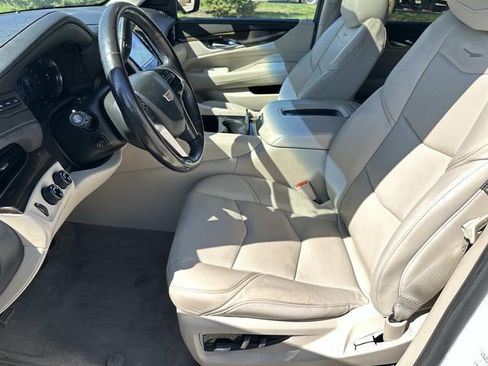Used 2020 Cadillac Escalade Luxury AWD/4WD image 20
