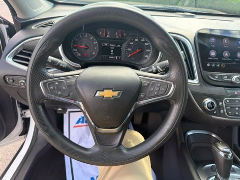 Used 2019 Chevrolet Malibu LT FWD image 13