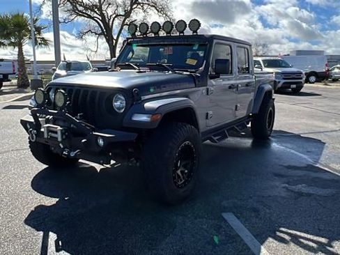 Used 2020 Jeep Gladiator Sport w/ Quick Order Package 24S image 7