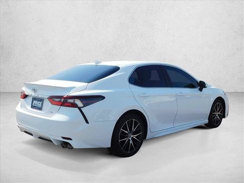 Used 2023 Toyota Camry SE FWD image 8