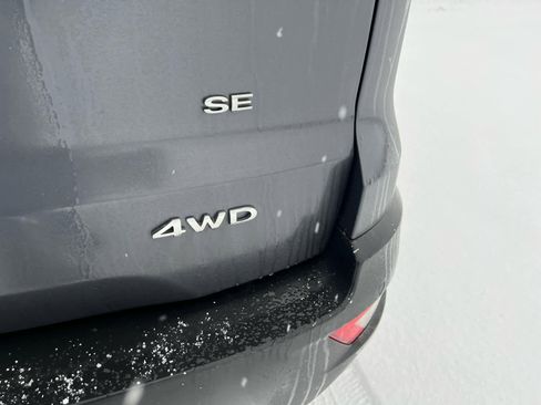 Used 2022 Ford EcoSport SE w/ SE Convenience Package image 7