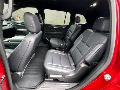 Used 2024 GMC Acadia Elevation image 25