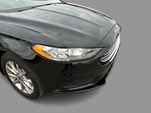 Used 2017 Ford Fusion SE w/ Fusion SE Technology Package FWD image 35