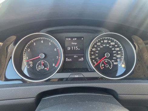 Used 2015 Volkswagen Golf SEL image 24