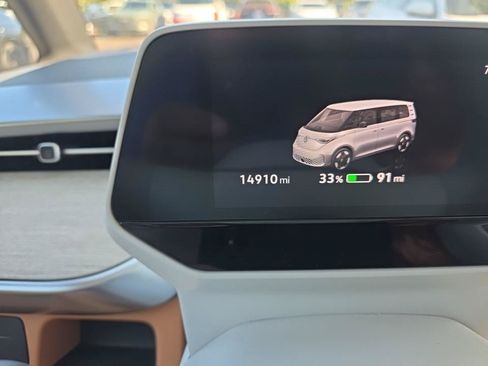 Used 2025 Volkswagen ID. Buzz Pro S Plus RWD image 23