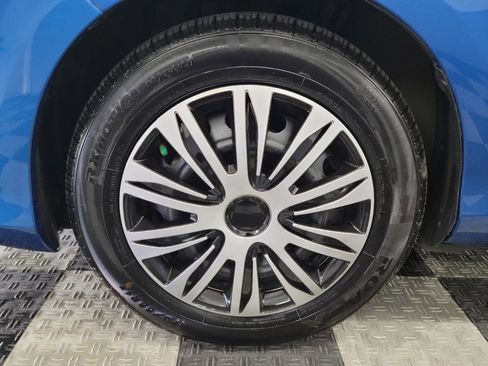 Used 2016 Toyota Yaris L FWD image 20