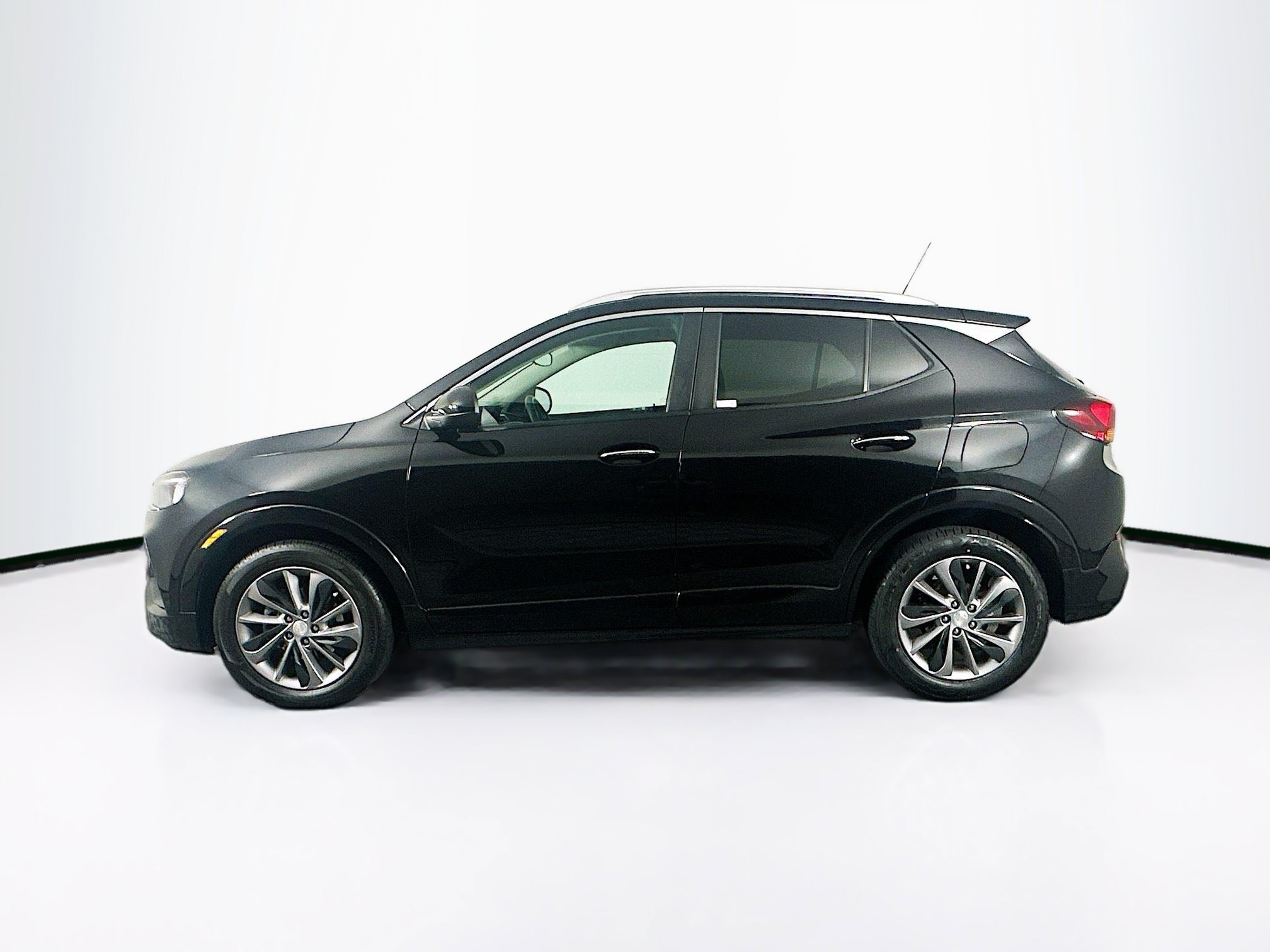Used 2023 Buick Encore GX Select w/ Sport Touring Package FWD image 4