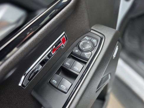 Used 2022 GMC Sierra 1500 AT4 w/ AT4 Premium Package AWD/4WD image 23