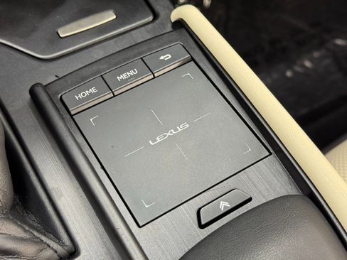 Used 2022 Lexus ES 300h w/ Premium Package image 32