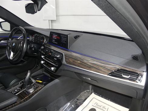 Used 2018 BMW 530i xDrive image 24