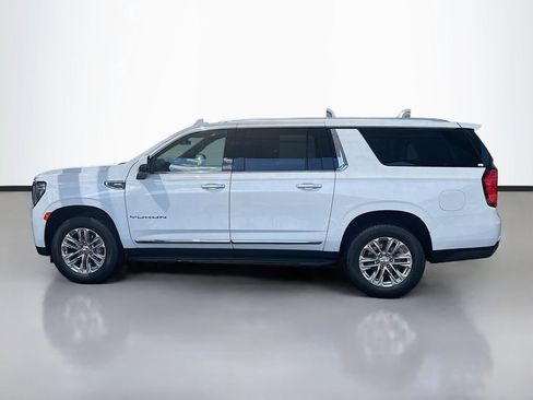 Used 2024 GMC Yukon XL SLT w/ SLT Luxury Package image 6