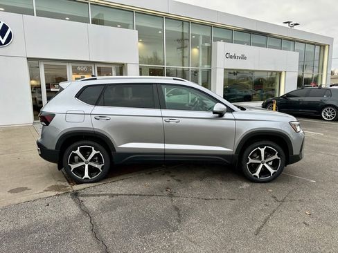 New 2026 Volkswagen Taos SEL image 8