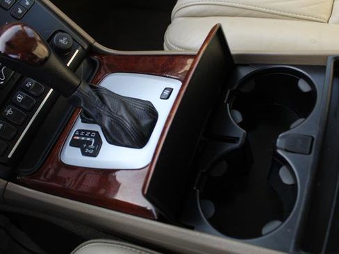 Used 2014 Volvo XC90 3.2 w/ Climate Package image 21