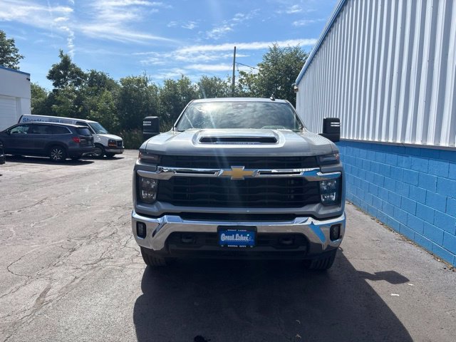 Used 2024 Chevrolet Silverado 2500 LT w/ Texas Edition AWD/4WD image 3