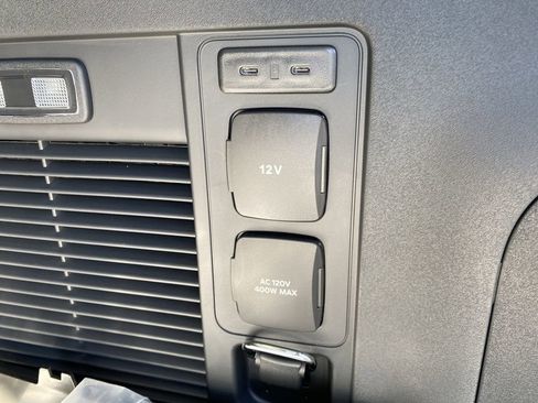 New 2025 Ford Expedition Max Active image 12