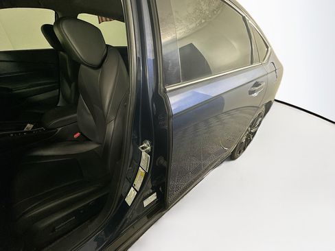 Used 2023 Honda Accord Touring image 12