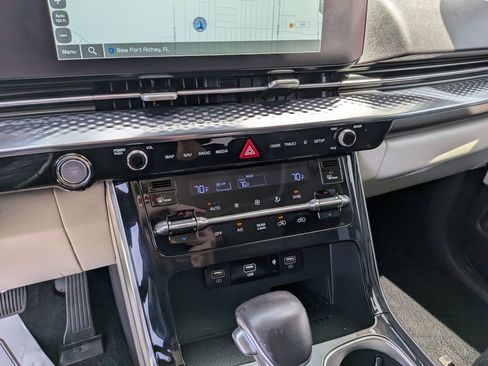 Used 2024 Kia Carnival SX Prestige FWD image 27