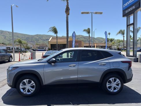 Used 2025 Chevrolet Trax LS image 5