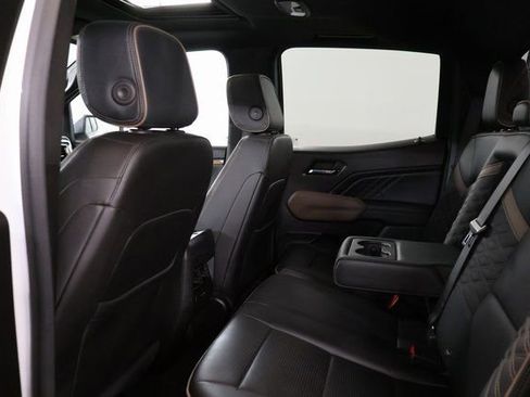 Used 2023 GMC Canyon Denali image 32