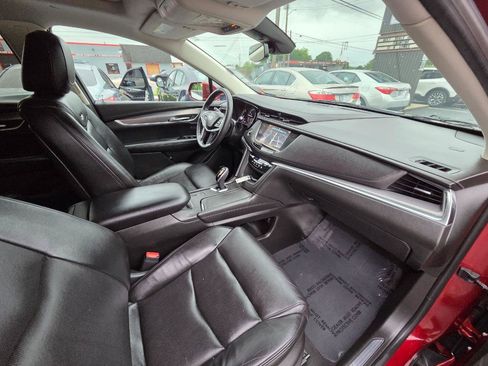 Used 2017 Cadillac XT5 Luxury w/ Driver Awareness Package FWD image 17