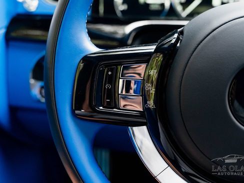 Used 2024 Rolls-Royce Phantom Sedan RWD image 33