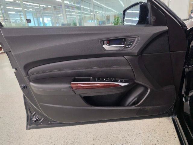 Used 2015 Acura TLX w/ Technology Package FWD image 29
