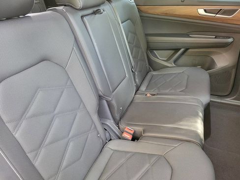 Used 2026 Volkswagen Atlas SE FWD image 11