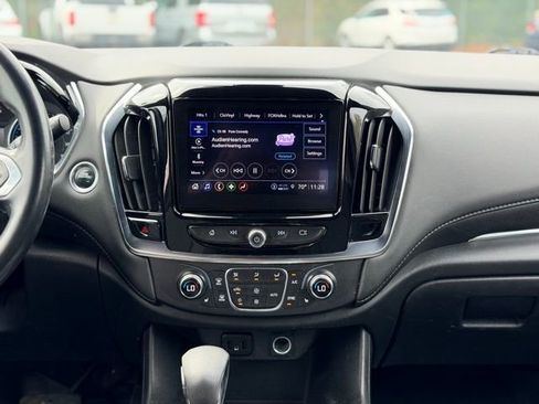 Used 2022 Chevrolet Traverse LT FWD image 22