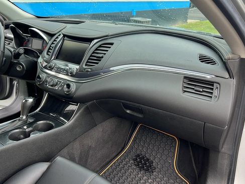 Used 2016 Chevrolet Impala LT w/ Convenience Package FWD image 18