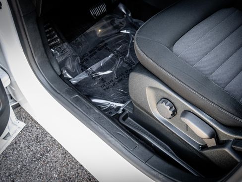 Used 2022 Ford Edge SE image 12