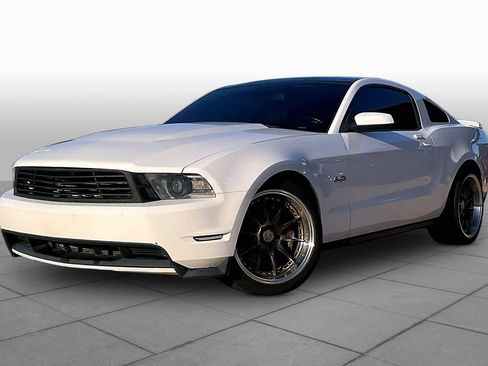 Used 2012 Ford Mustang GT Premium w/ Electronics Pkg RWD image 2