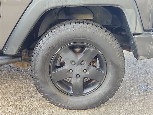 Used 2017 Jeep Wrangler Sport w/ Connectivity Group image 28