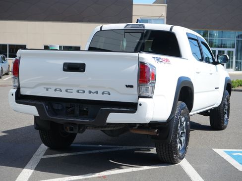 Used 2020 Toyota Tacoma TRD Off-Road w/ Technology Package AWD/4WD image 4