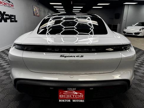 Used 2022 Porsche Taycan 4S image 10