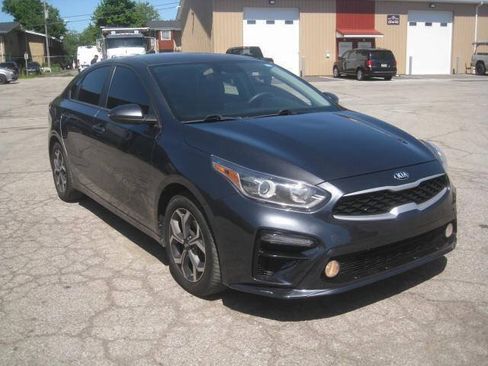 Used 2020 Kia Forte LXS FWD image 3