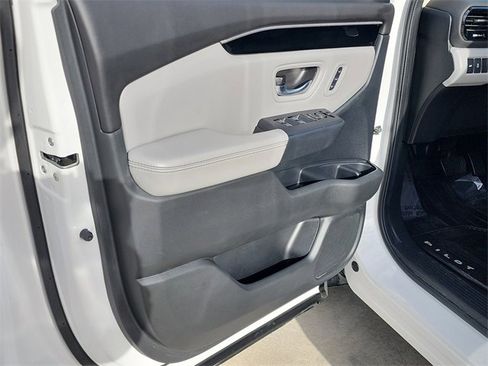 Used 2024 Honda Pilot EX-L image 8