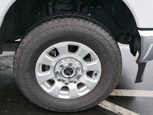 Certified 2024 Ford F350 XLT w/ FX4 Off-Road Package image 4