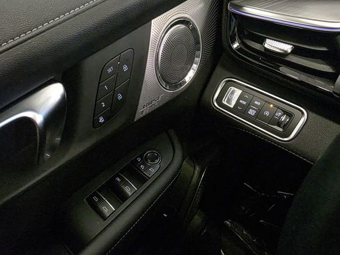 Used 2025 Buick Enclave Avenir w/ Trailering Package, 5000 lbs. AWD/4WD image 31