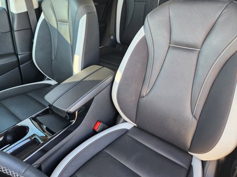 Certified 2025 Buick Envision Sport Touring image 12