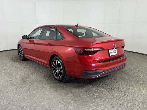 Used 2024 Volkswagen Jetta Sport image 5