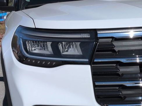 New 2026 Ford Explorer Active image 9