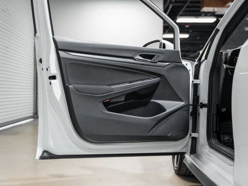 Used 2022 Volkswagen GTI SE image 49