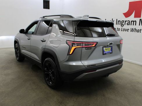 Used 2025 Chevrolet Equinox LT w/ Midnight Edition FWD image 3