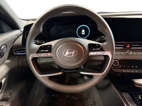 Certified 2024 Hyundai Elantra SEL image 17