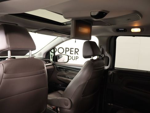 Used 2018 Honda Odyssey Touring image 15