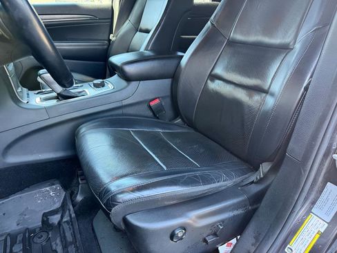 Used 2018 Jeep Grand Cherokee Limited w/ Luxury Group II image 18