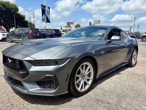 Used 2025 Ford Mustang GT Premium RWD image 6
